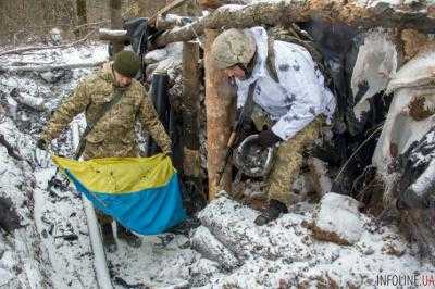 На Донбассе украинские позиции обстреляли 25 раз, ранен военный