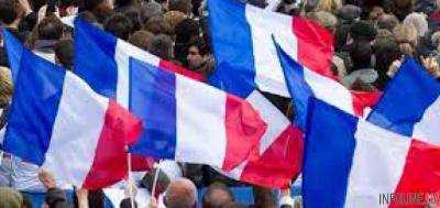 Во Франции стартовал первый тур президентских выборов