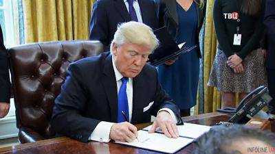 Д.Трамп подписал краткосрочный бюджет
