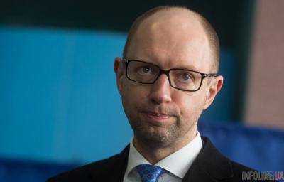 Интерпол отказал России в объявлении в международный розыск Яценюка