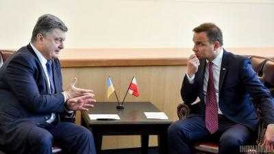 П.Порошенко обсудил с А.Дудой инцидент с демонтажем украинского памятника в Польше