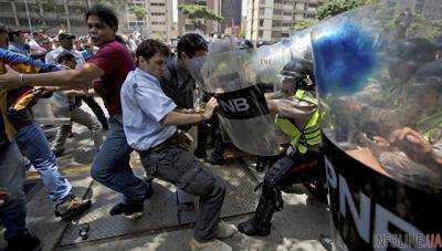 Число погибших в протестах в Венесуэле возросло до 34 человек