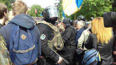 В Днепре произошла драка возле Памятника Славы: избито более 20 ветеранов. Фото, видео