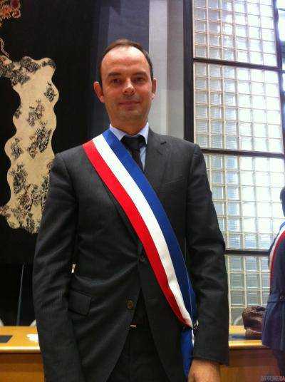 Избранный президент Франции назначил премьер-министра