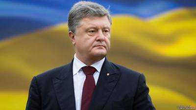 Порошенко планирует поднять вопрос продления санкций против РФ в год