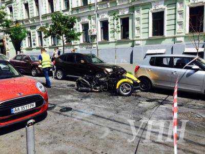 В центре столицы загорелся мотоцикл