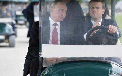 Песков сказал, о чем Путин рассказывал Макрону
