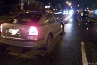 В Киеве пешеход бросился под колеса авто