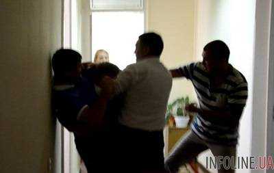 В Николаевском облсовете подрались депутаты.Видео