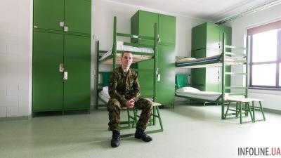 Часть "денег В.Януковича" потратят на строительство казарм