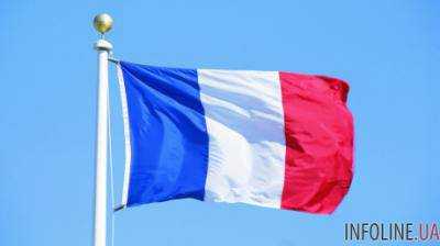 Кабмин Франции ушел в отставку