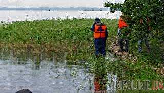 В России на озере перевернулась лодка с пятью подростками