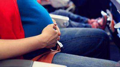 Рожденному в самолете ребенку подарили право на пожизненные бесплатные полеты