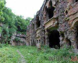 Дорогу к известному туристическому  объекту ремонтируют в Ровенской обл