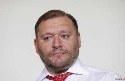 Добкин взял с собой в парламент «тревожный чемоданчик»