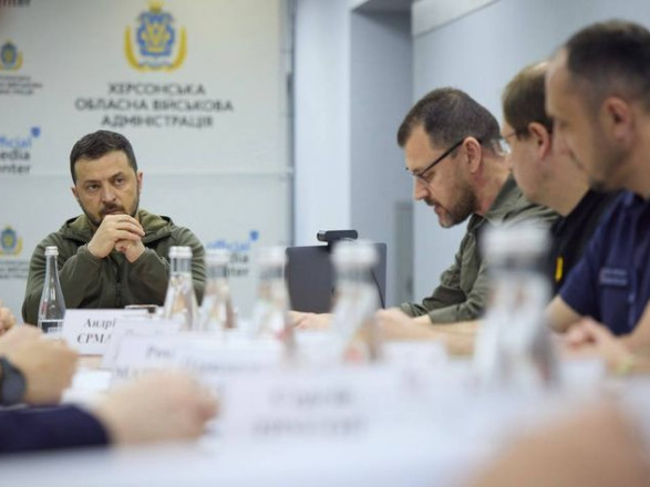 Зеленский посетил Херсонскую область: собрал координационное совещание из-за подрыва Каховской ГЭС