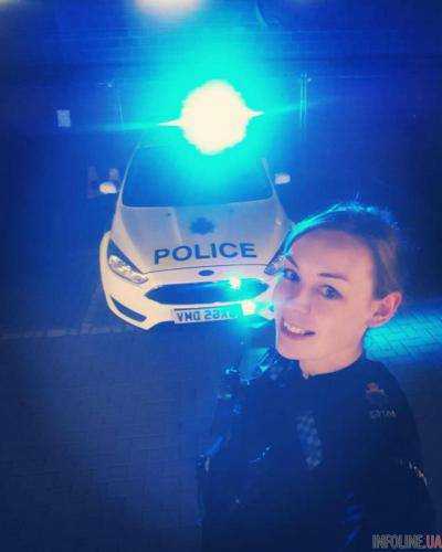 Горячая девушка-коп перестаралась в соцсетях