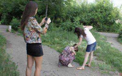 Малолетние звери: драка российских школьниц ужаснула своей жестокостью. Видео