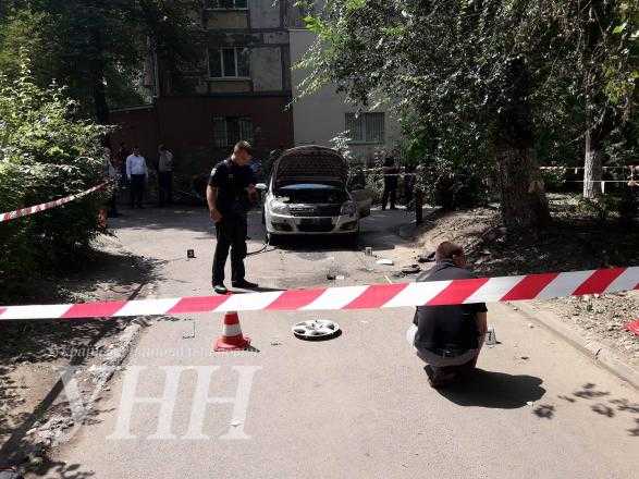 В Днепре взорвался автомобиль, пострадала женщина