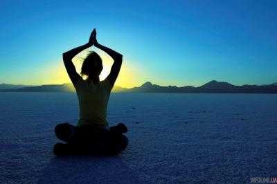 В США приобщили коз к занятиям йогой.Видео