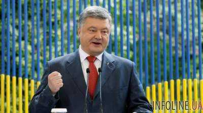 Порошенко поздравил украинцев с Днем Независимости