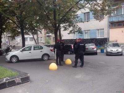 В центре Киева военная техника и силовики в штатском: что происходит