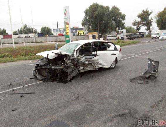 В тройном ДТП под Полтавой погибла женщина, еще 5 человек пострадали
