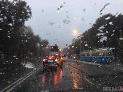 Украину атаковал первый снег. Видео