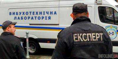 Возле пункта пропуска «Краковец» правоохранители проверяли бизнес-центр на наличие взрывчатки