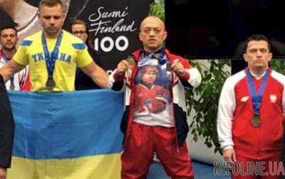 Российского спортсмена дисквалифицировали за футболку с Путиным. Видео