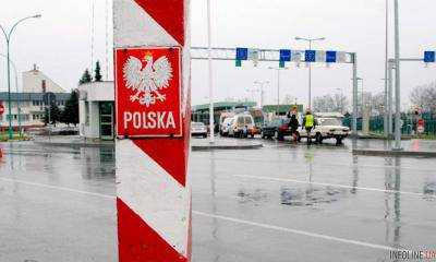 Грузовик протаранил пункт пропуска на границе с Польшей