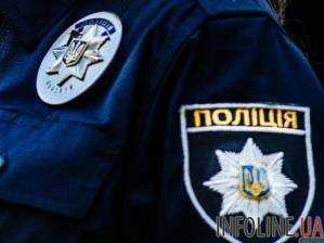 В Луцке во время обыска подпольного цеха янтаря полицейского взяли в заложники