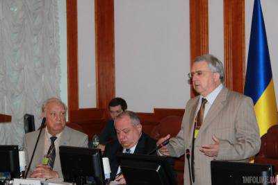 Ректора Украинской университета обозвали "придурком" в прямом эфире.Видео