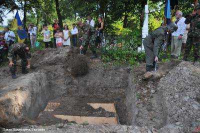 В Житомирской области перезахоронили останки 65-ти воинов Второй мировой войны