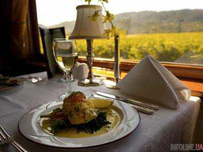 В ночных поездах с ноября введут полноценное питание