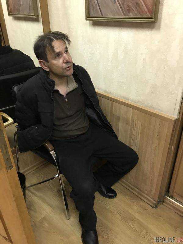 В горло ведучої “Ехо Москви” встромили ніж: вся редакція в крові