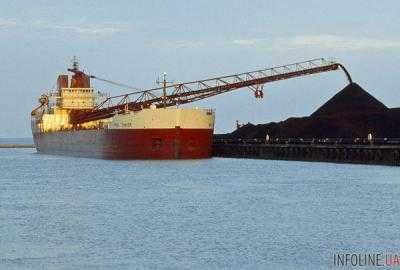 В Украину прибыло два балкера с углем из ЮАР и США