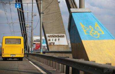 Завтра движение транспорта по Московскому мосту в Киеве частично ограничат