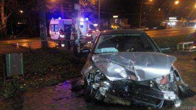 В Киеве авто влетело в толпу людей: что произошло.Видео
