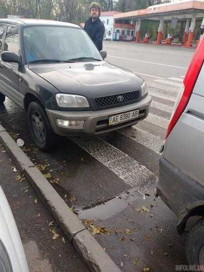 В Днепре появился очередной «герой парковок»