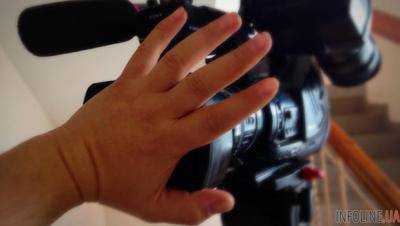 Инцидент с журналистом УНН возле ТЦ квалифицировали как препятствование профессиональной деятельности