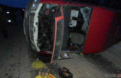 Автобус с пассажирами перевернулся в Луганской области, есть пострадавшие