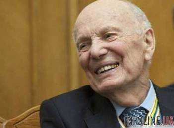 Порошенко поздравил Патона с 99-летием: спасибо за дар творить