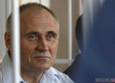 Статкевич: в отличие от украинских политиков, оппозиция в Беларуси понимает, что в спину дышит медведь