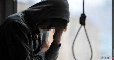 Леденящая кровь находка: в лесу охотники обнаружили трех повешенных. Видео