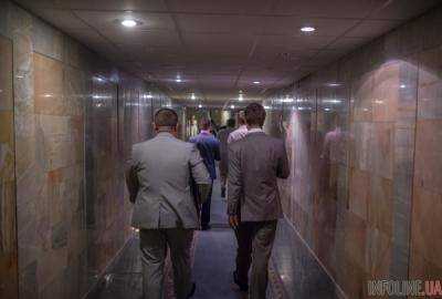 Депутаты Верховной Рады через тоннели бегут из парламента: что происходит? Видео