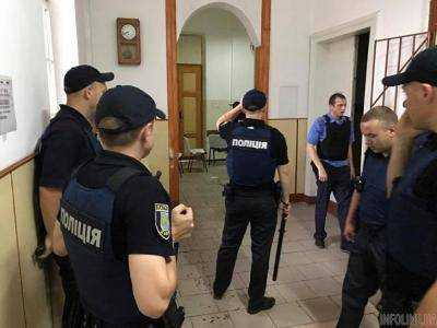 Сообщений о захвате любых помещений в Киеве не поступало - полиция