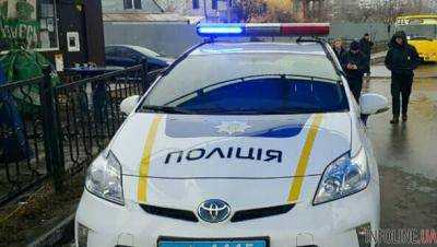 В Киеве министру под окна вывалили кучу навоза. Фото