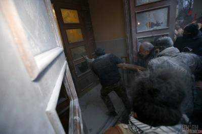 После попытки штурма Октябрьского дворца полиция открыла производство.Видео