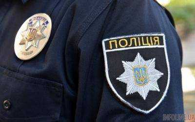 В Киеве грузовик с кирпичом перекрыл три полосы движения